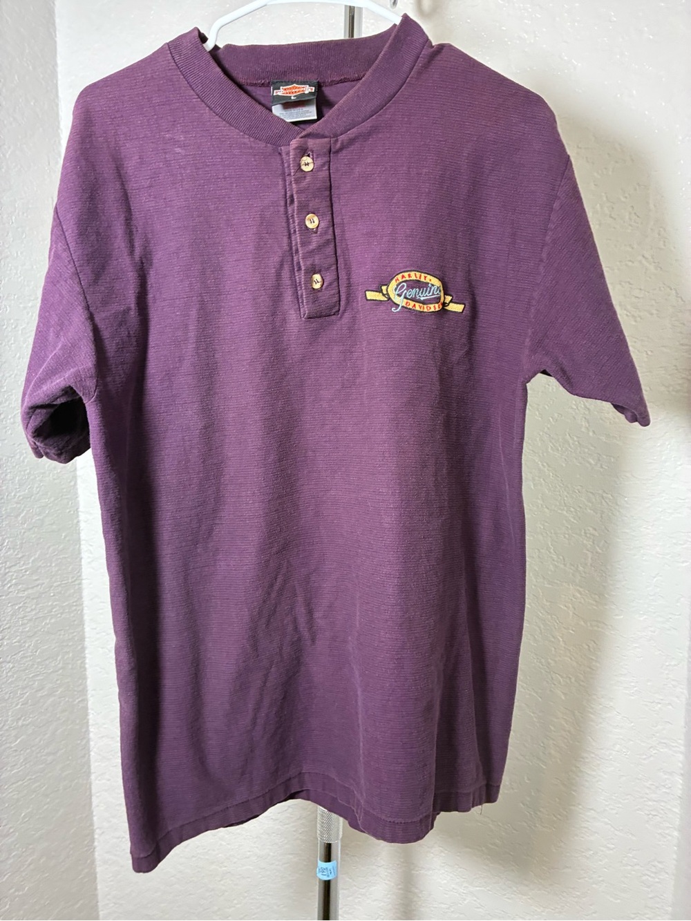 Vintage Harley-Davidson Men's Plum Henley Short Sleeve Shirt Size M